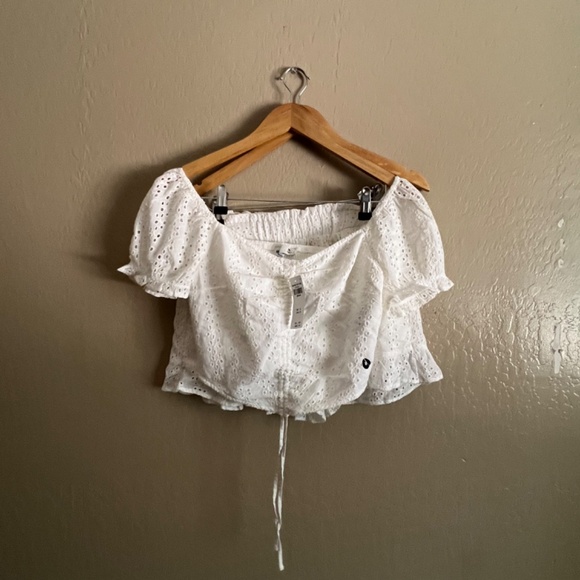 Hollister White Crop top and short set - Picture 6 of 6